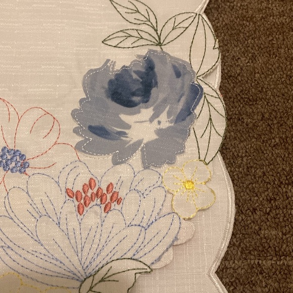 Floral Easter Table Runner - Picture 6 of 10